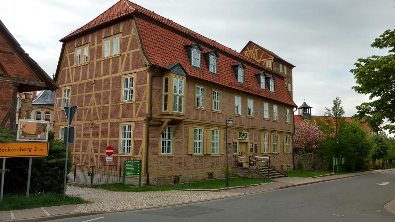 Отель Lindenhof / Gastehaus An Der Teufelsmauer Тале Экстерьер фото